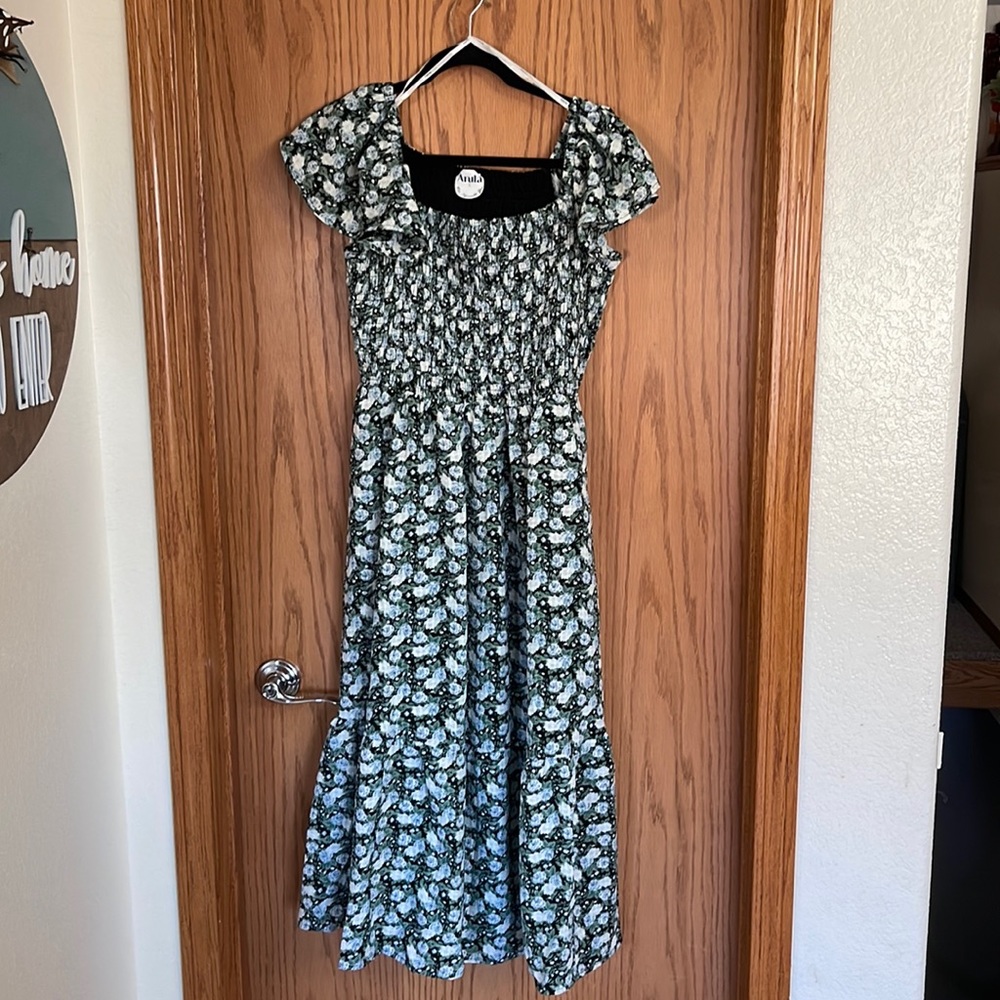 Women’s dress